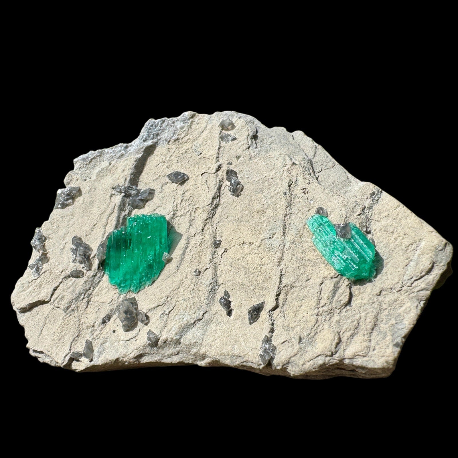Beryl var. Emerald on Matrix 83mm Specimen – Chivor Mine, Boyacá, Colombia