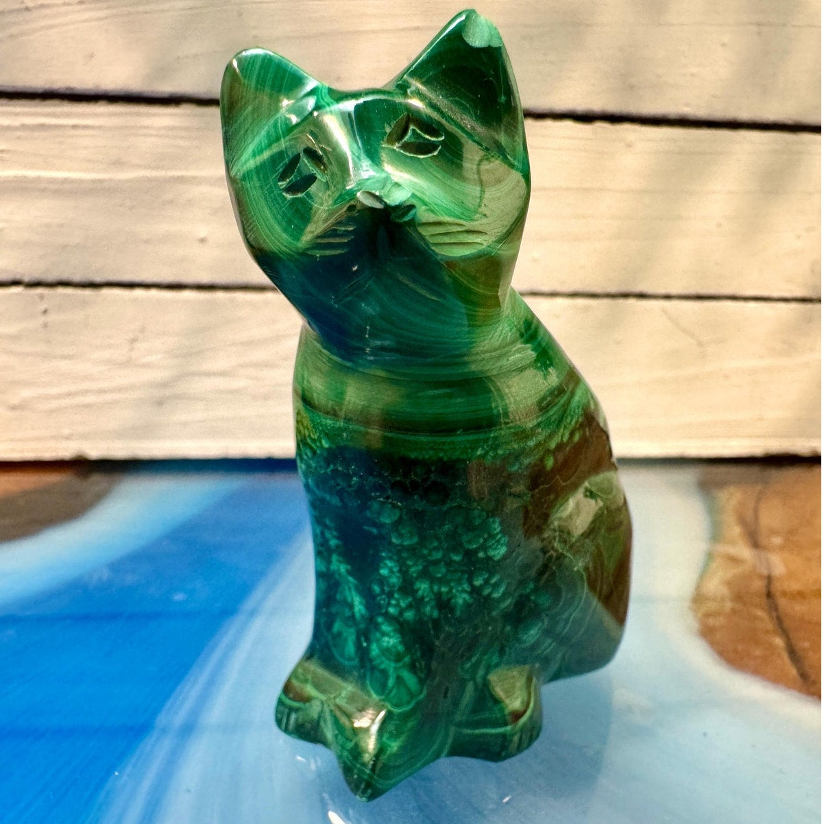 140 g Green Malachite Cat Carving – Congo – 68 mm